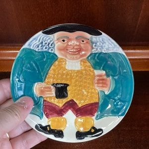 Small decorative plate